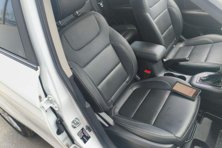 Used CHANGAN OSHAN COS5 2021 1.6L CVT Luxury Model Right Front Seat