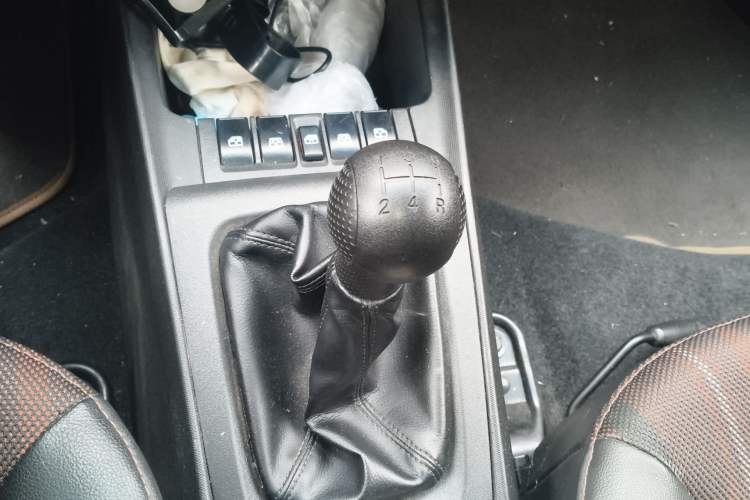 Used Chevrolet Sail 2013 Sedan 1.2L Manual Fashionable Happiness Edition
