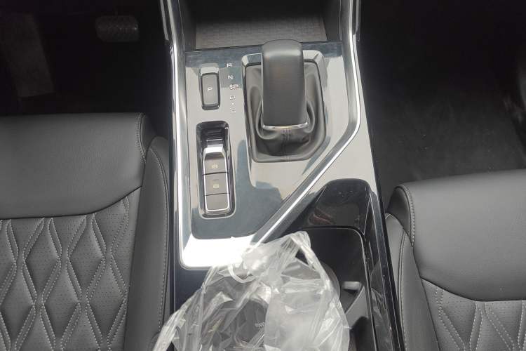 Used Wuling Asta 2022 2.0L DHT Electric-Speed Version