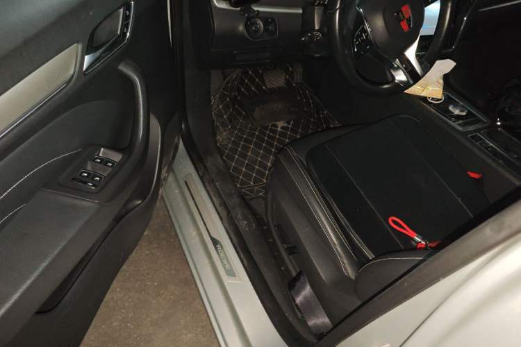 Used Roewe i6 New Energy 2017 45T Hybrid Connect & Smart Enjoyment Edition Driver Seat