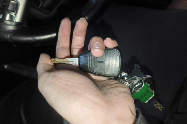 Used Jeep Compass 2011 2.0L two-wheel drive sport version
