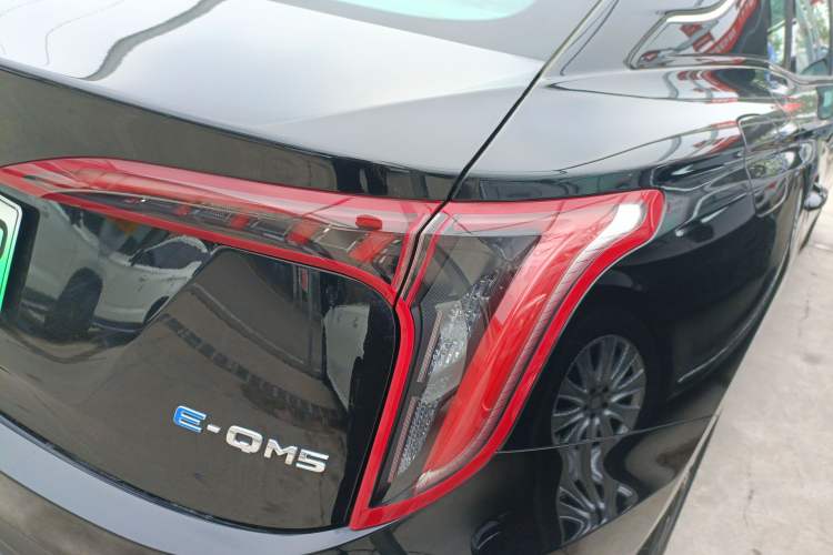 Used Hongqi E-QM5 2021 Online Booking Charging Basic Edition 5 Seats Right Rear Taillight