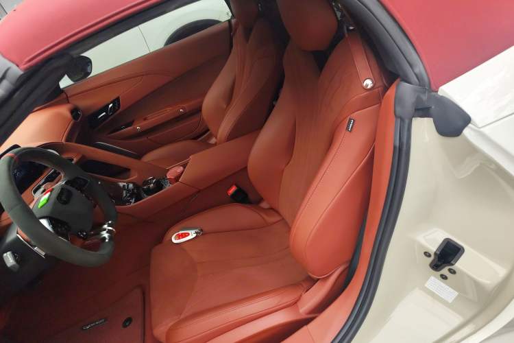 Used MG Cyberster 2024 520 km Legendary All-Wheel-Drive Red Canopy Version
