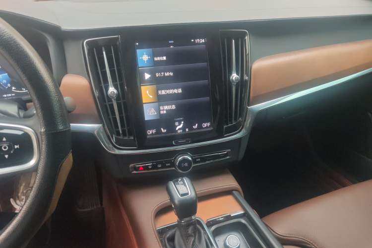 Used Volvo S90 2020 Facelift T5 Smart & Luxurious Edition
