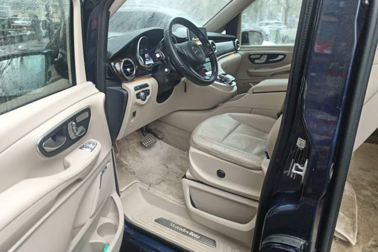 Used Mercedes-Benz V-Class 2017 V 260 L Prestige Extended Edition