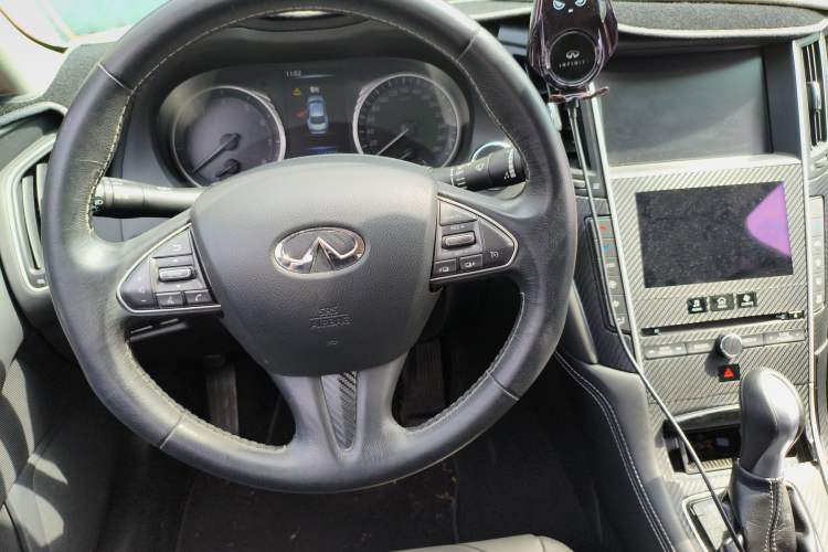 Used Infiniti Q50L 2016 2.0T Comfort Edition Steering Wheel