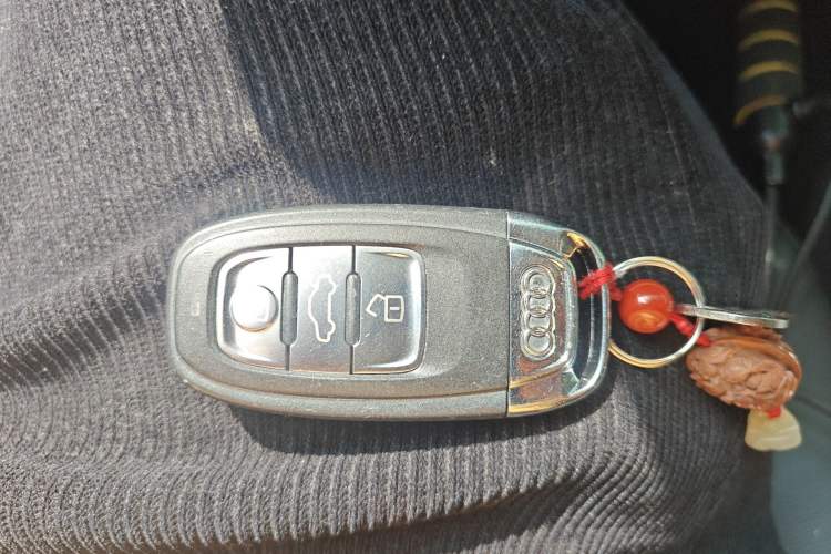 Used Audi Q5 2013 40 TFSI Comfort Edition Vehicle Key