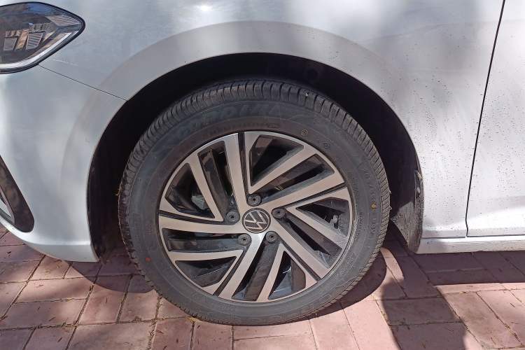 Used Volkswagen Lavida 2024 1.5L Automatic Starry Sky 5 Million Edition Left Front Wheel Hub