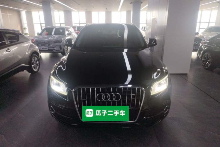 Used Audi Q5 2017 Plus 40 TFSI Ambition Model
