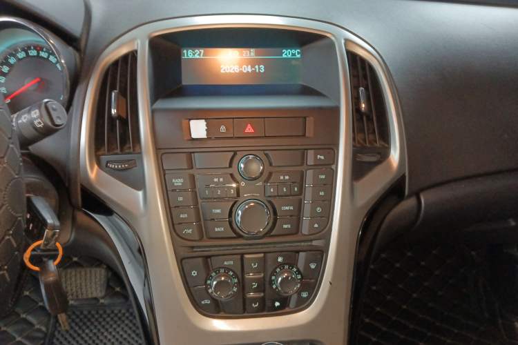 Used Buick GT 2014 XT 1.6L Automatic Fashion Edition Audio And AC Panel