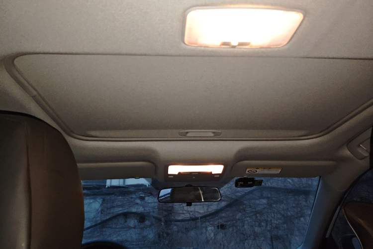 Used Toyota Levin 2017 Revised Dual-Engine 1.8H GS E-CVT Elite Sunroof Version China V Standard
