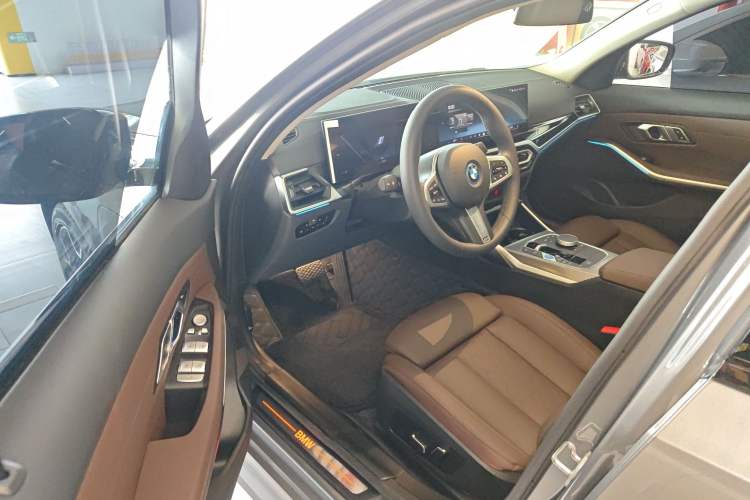 Used BMW i3 2024 eDrive 40 L Midnight Edition
