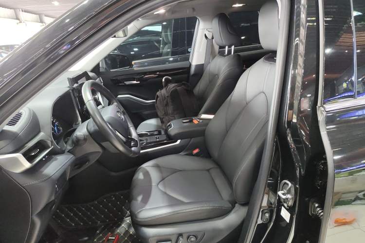 Used Toyota Highlander 2023 2.5L Smart Electric Hybrid Dual-Motor All-Wheel-Drive Luxury 7-Seater