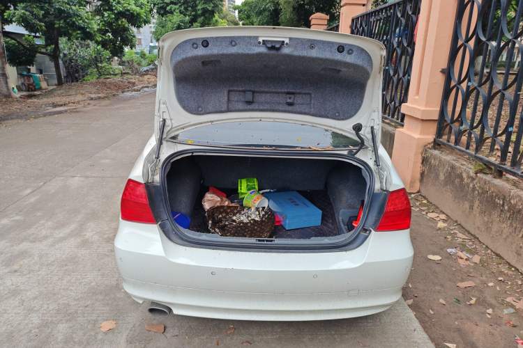 Used BMW 3 Series 2012 318i Leading Model
