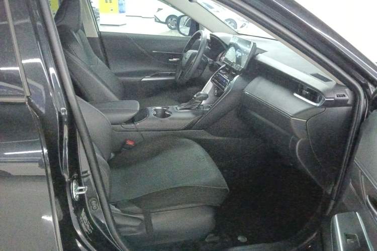 Used Toyota Venza 2023 2.0L CVT Two-Wheel Drive Luxury Edition
