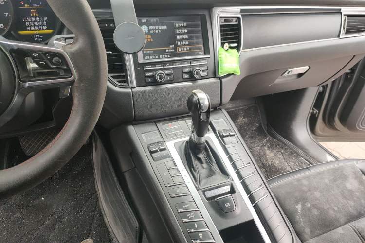 Used Porsche Macan 2014 Macan 2.0T Audio And AC Panel