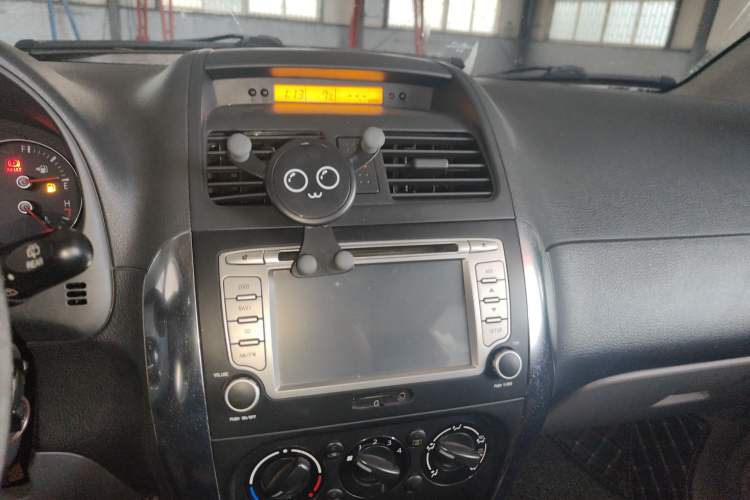 Used Suzuki SX4 2011 Hatchback 1.6L Manual Sport Model Audio And AC Panel