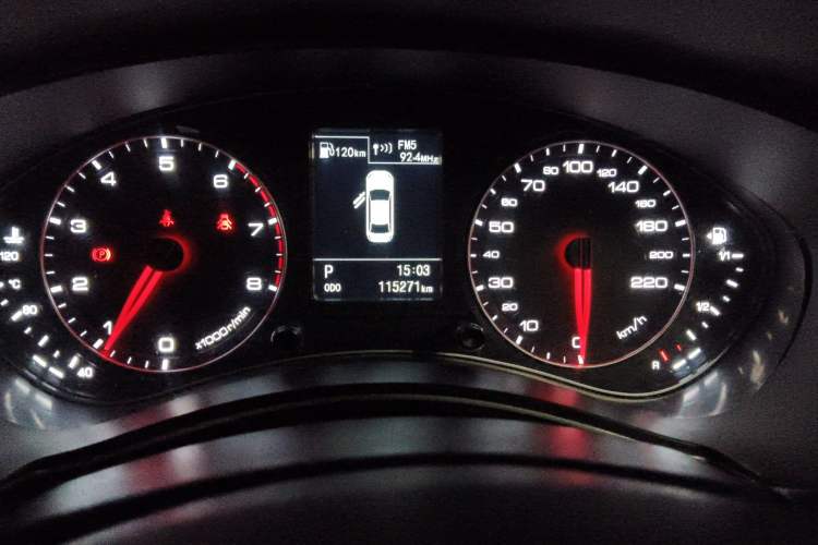 Used Zotye Z700 2016 1.8T DCT Elegant Version Odometer Close Up