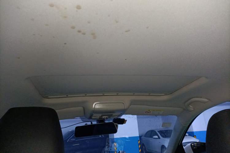 Used Volkswagen Sagitar 2018 1.6L Automatic Comfort Model Headliner