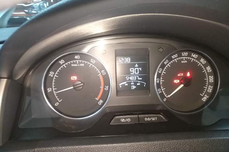 Used Skoda Rapid Spaceback 2014 1.6L Manual Enjoyment Edition
