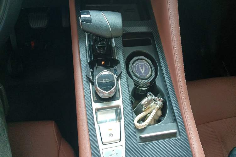 Used Changan CS75 PLUS 2024 3rd Generation Champion Edition 1.5T Intelligent Drive Dynamic Model
