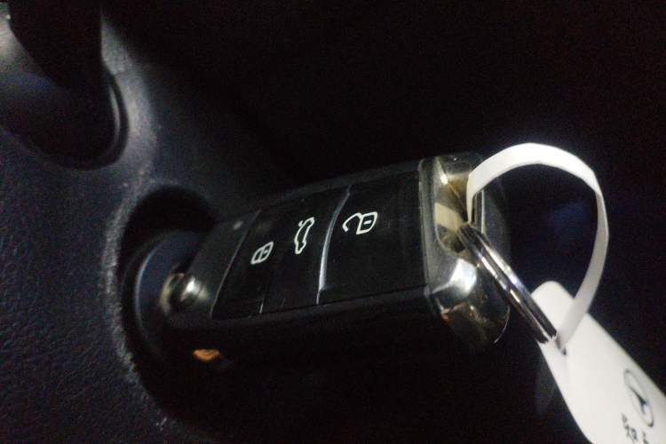 Used Volkswagen Golf 2017 230TSI Automatic Comfort Edition – Celebrating Milestone of One Million Units Vehicle Key