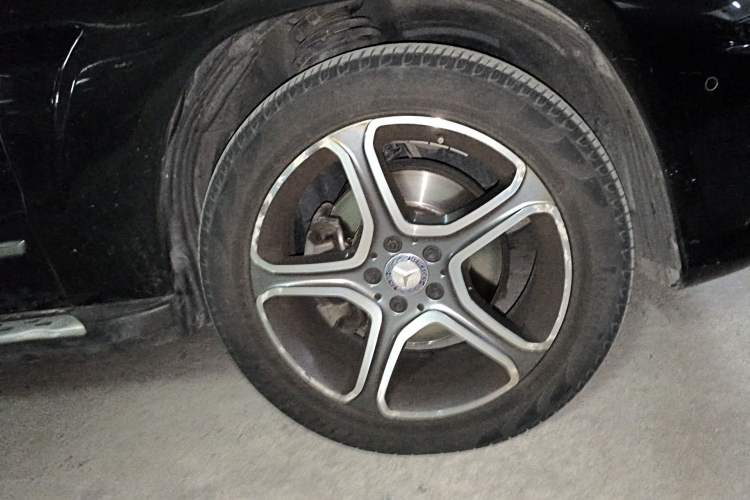 Used Mercedes-Benz GLK-Class 2015 GLK 300 4MATIC Fashion Edition Ultimate Version Right Front Wheel Hub