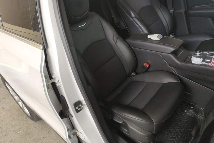 Used Cadillac XT4 2021 28T Two-Wheel Drive Tech Edition Right Front Seat