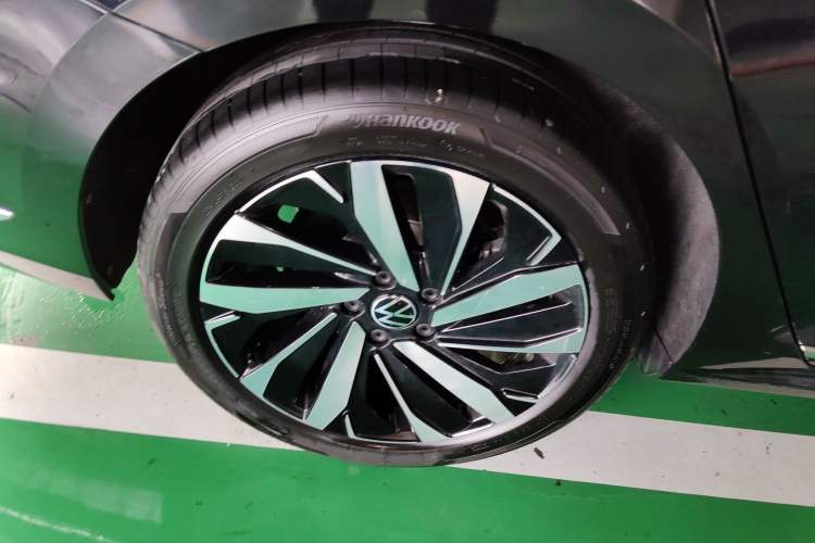 Used Volkswagen Passat 2025 Premium Version 380TSI Dragon Edition Right Rear Wheel Hub