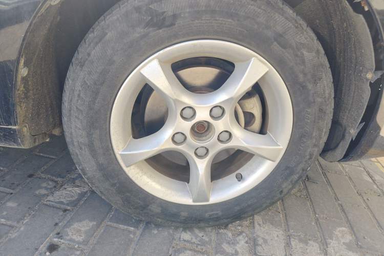 Used Geely Auto Classic Emgrand 2013 Sedan 1.5L Manual Entry-Level Model
