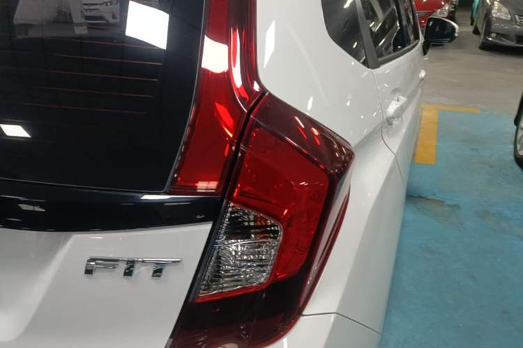 Used Honda Fit 2018 1.5L CVT Comfort Sunroof Version
