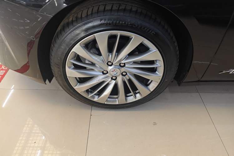 Used Buick LaCrosse 2026 Model Platinum Aivia Edition Exterior 4