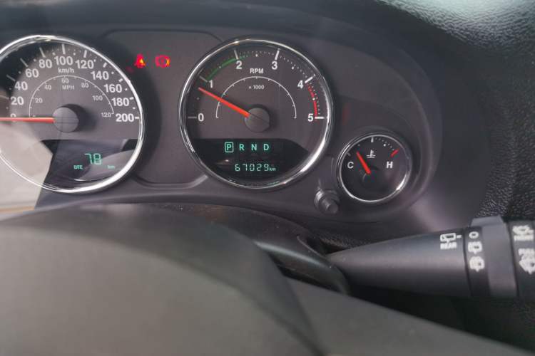 Used Jeep Wrangler 2015 2.8TD Sahara Four-Door Comfort Edition Odometer Close Up