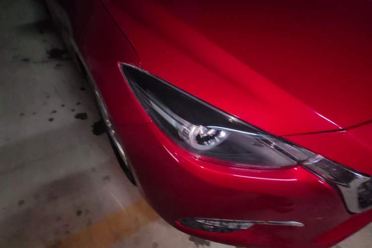 Used Mazda 3 Axela 2017 Sedan 1.5L Automatic Luxury Model Emission Standard China V Exterior 6