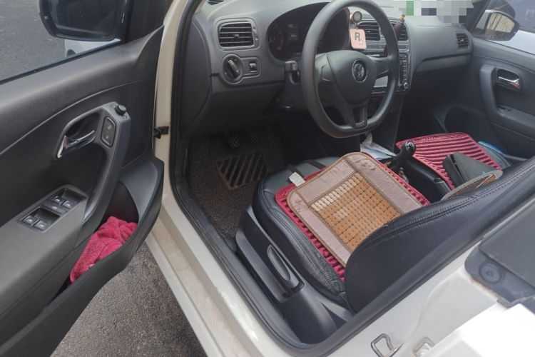 Used Volkswagen Polo 2016 1.4L Manual Fashion Model
