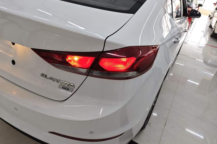 Used Hyundai Elantra (6th Generation / Lingdong) 2016 1.6L Automatic ZhiXuan – Elite Version Right Rear Taillight