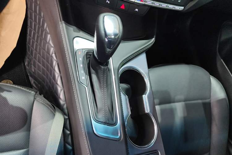 Used Cadillac CT4 2023 25T Luxury Model Gear Lever