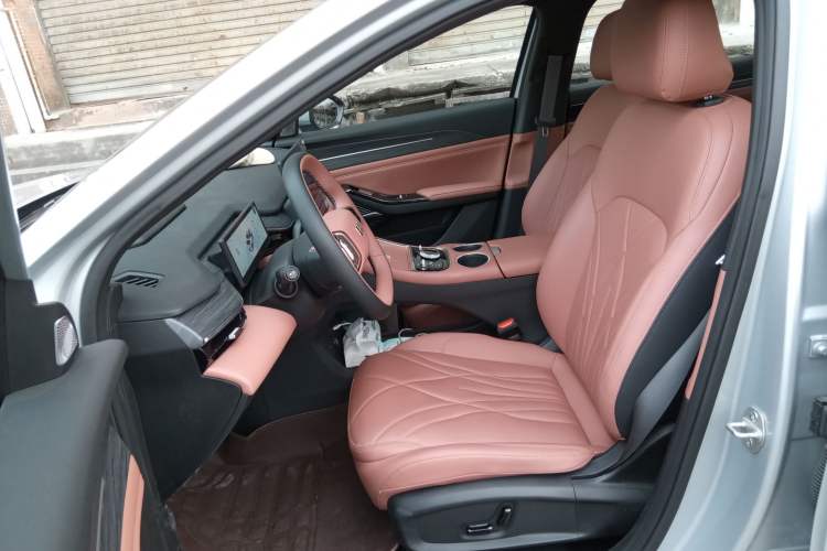 Used Geely Galaxy L6 2025 EM-i 140km Explorer+ Edition
