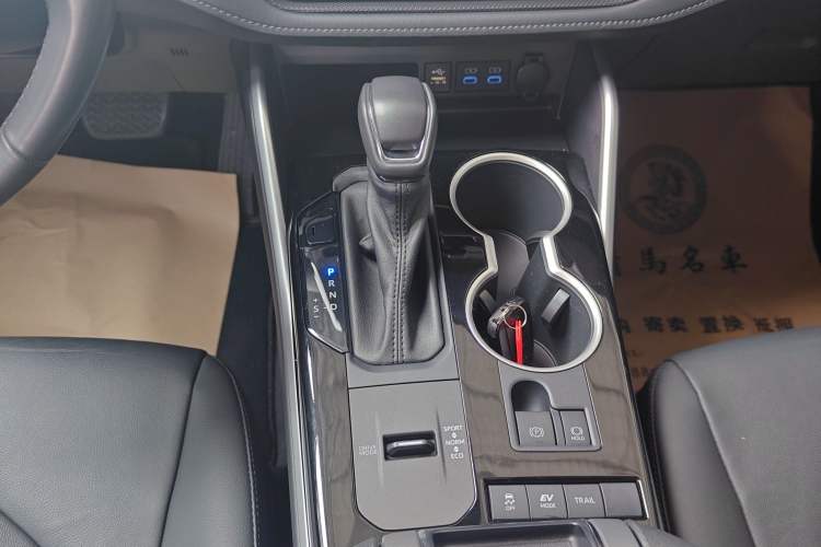 Used Toyota Highlander 2022 Dual-Engine 2.5L Four-Wheel Drive Prestige Version 7 Seats