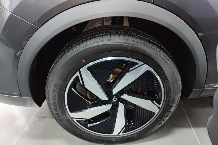 Used CHANGAN NEVO Q05 2024 Truly Delicious Version 125cc Superior Design CATL Exterior 5