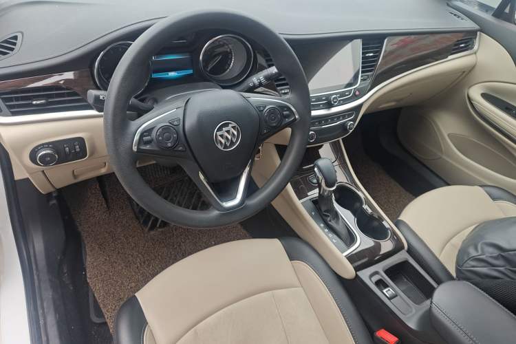 Used Buick Verano 2018 Sedan 15S Automatic Leading Model Center Console