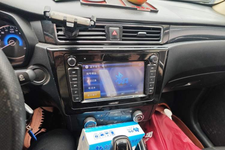 Used Dongfeng Fengon 580 2017 1.5T CVT Comfort Model Audio And AC Panel