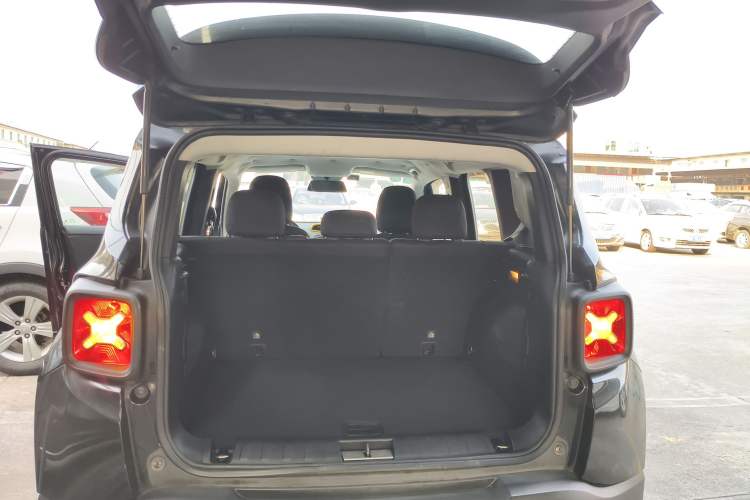 Used Jeep Renegade 2017 180T Automatic Kinetic Edition+