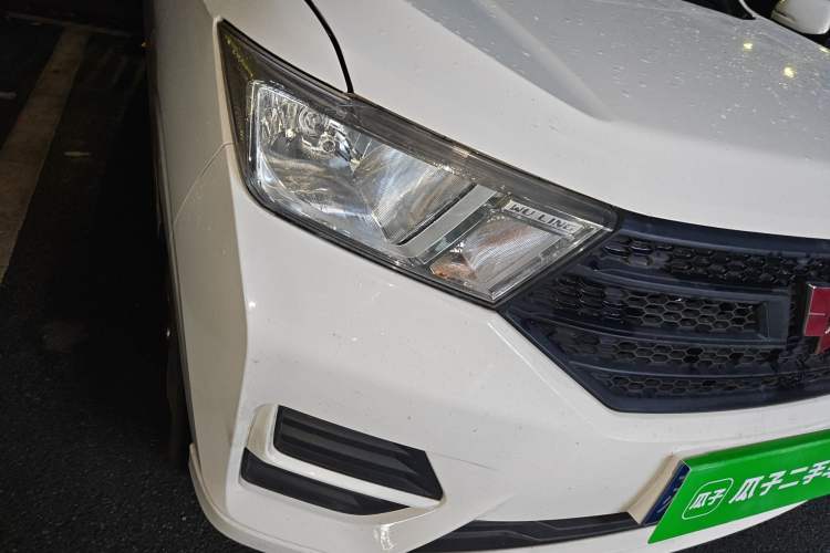 Used Wuling Hongguang 2021 1.5L S Base Version LAR Right Front Headlight