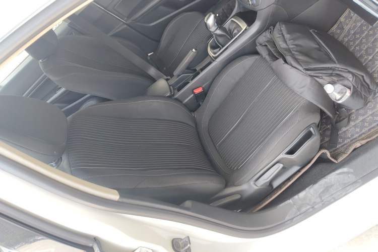 Used Peugeot 408 2014 1.8L Manual Leading Edition