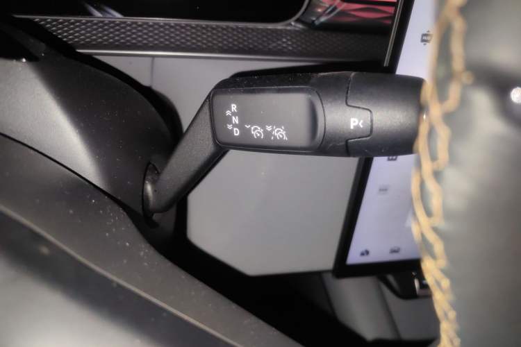 Used Zeekr 7X 2025 100 kWh Long-Range Rear-Wheel Drive with Intelligent Driving Features