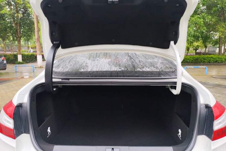 Used Peugeot 408 2014 1.8L Automatic Luxury Edition Trunk