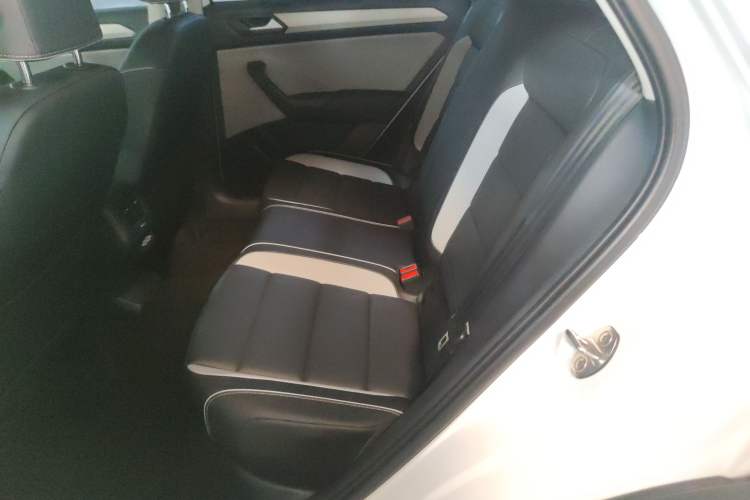 Used Volkswagen T-ROC 2025 280TSI DSG Two-Wheel Drive Time Edition Left Rear Seat