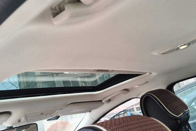 Used Ford Focus 2015 Sedan 1.6L Manual Fashion Edition