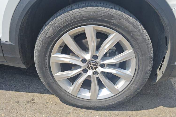 Used Volkswagen T-ROC 2021 Revised Version 280TSI DSG Two-Wheel Drive Elite Connect Edition Right Front Wheel Hub